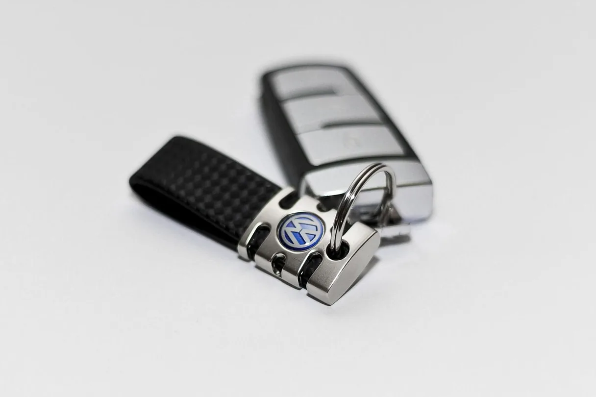 Car Key: Locksmith or Dealer? in Denton, TX